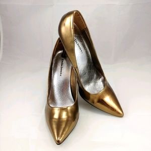 Delicious® Gold 3 1/2" Heel Pumps